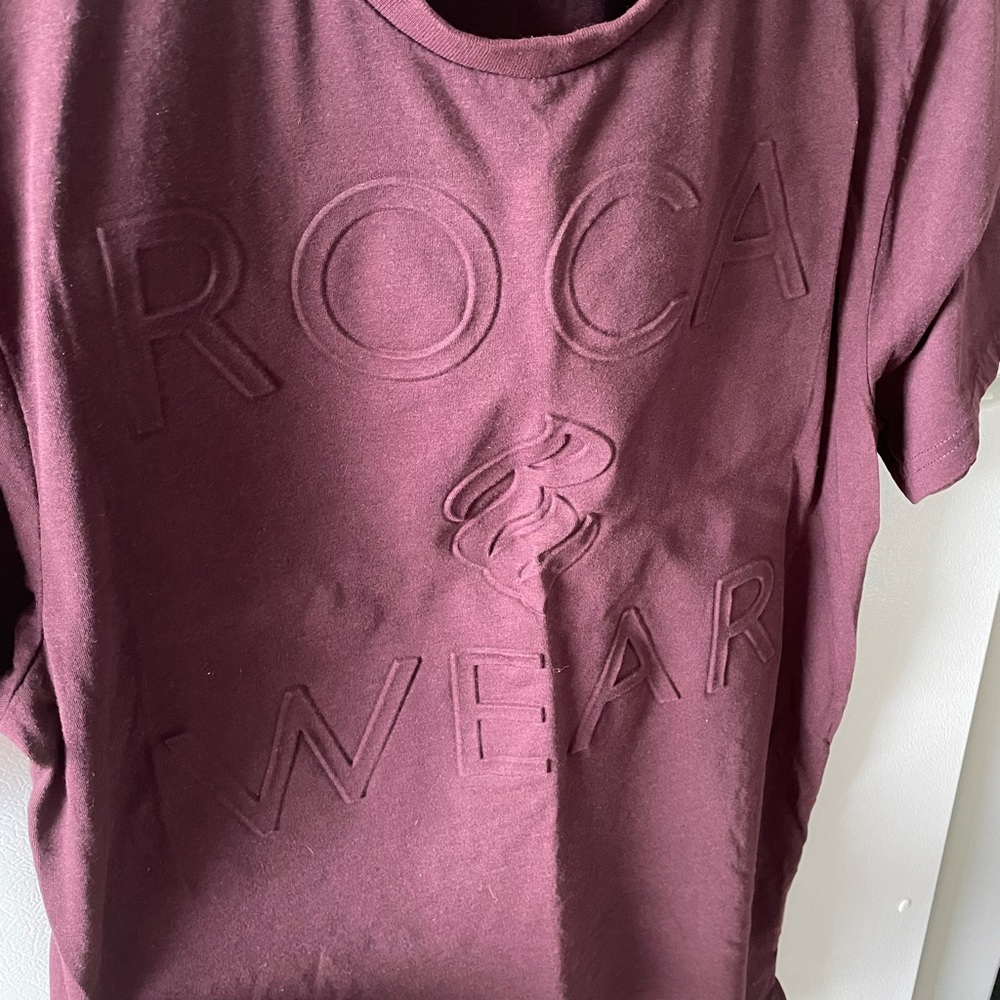 Rocawear T Shirt - Men’s M Burgundy